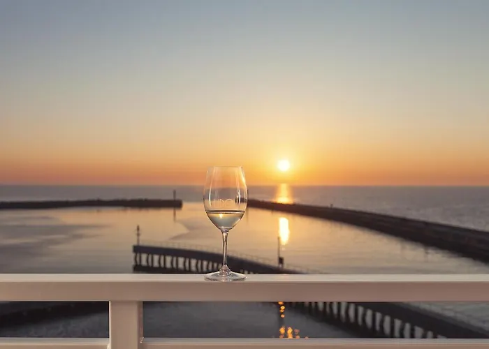 Marina Royale Darlowo - Ultra Mar Nad Morzem Apartmanhotel Darlowko