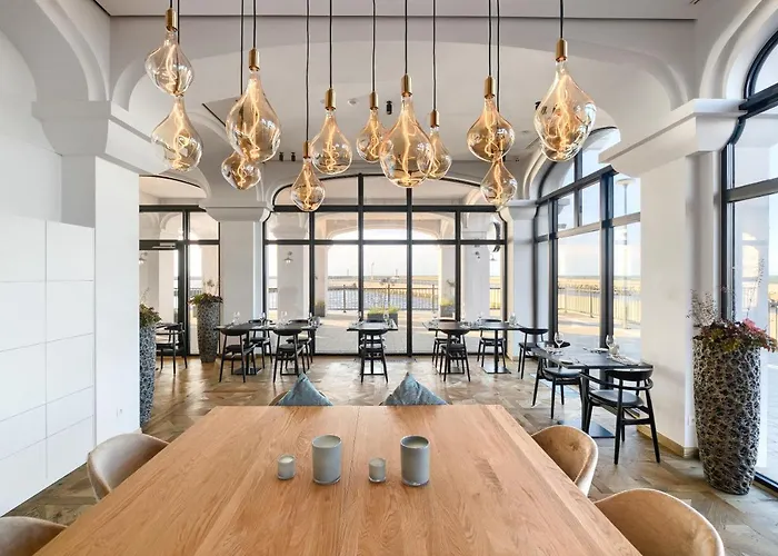 Apartmanhotel Marina Royale Darlowo - Ultra Mar Nad Morzem 4*